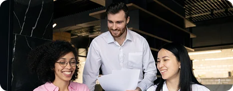 Personas trabajando